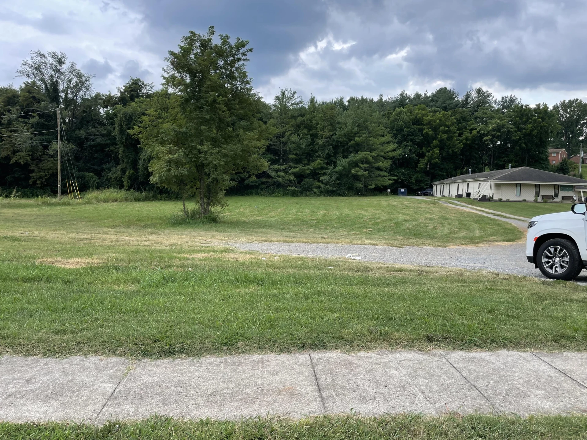 1213 Hardy RD - Photo 2