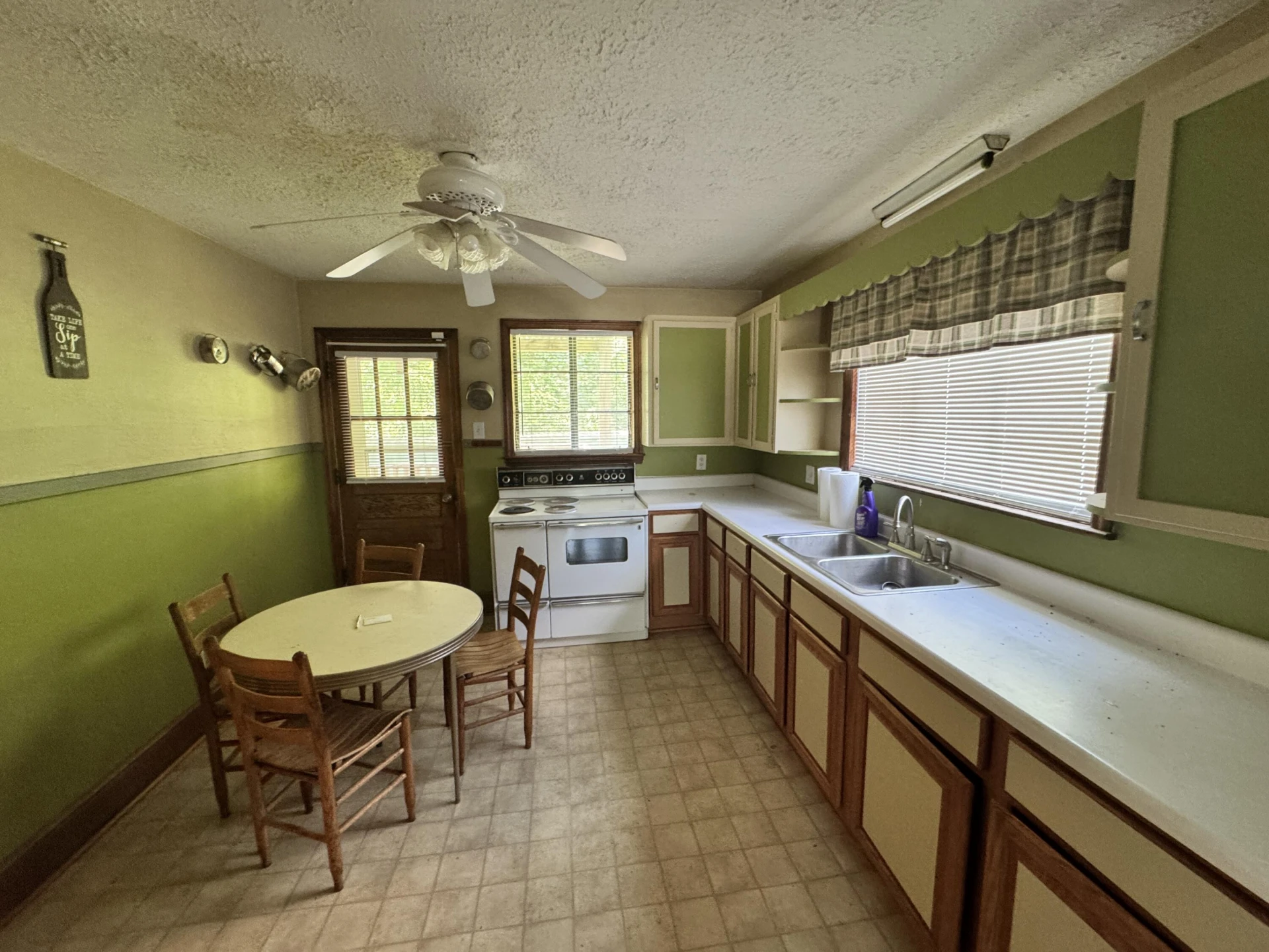 5507 Franklin RD - Photo 4