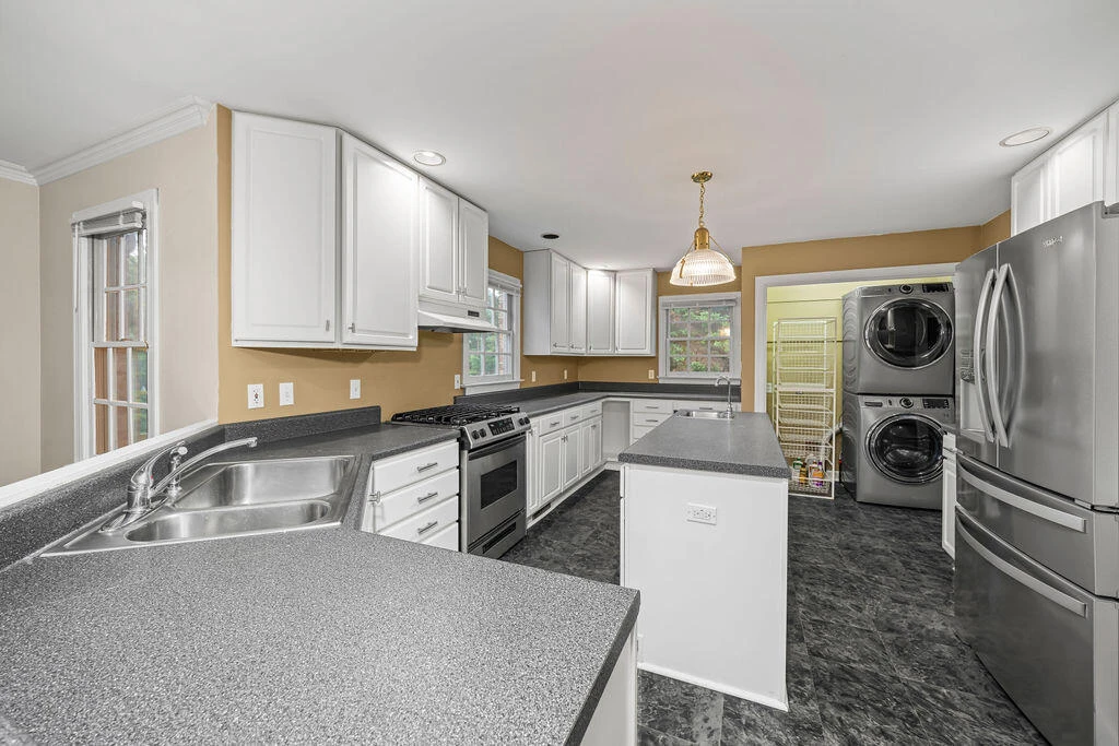 3528 Ridgecroft DR - Photo 10