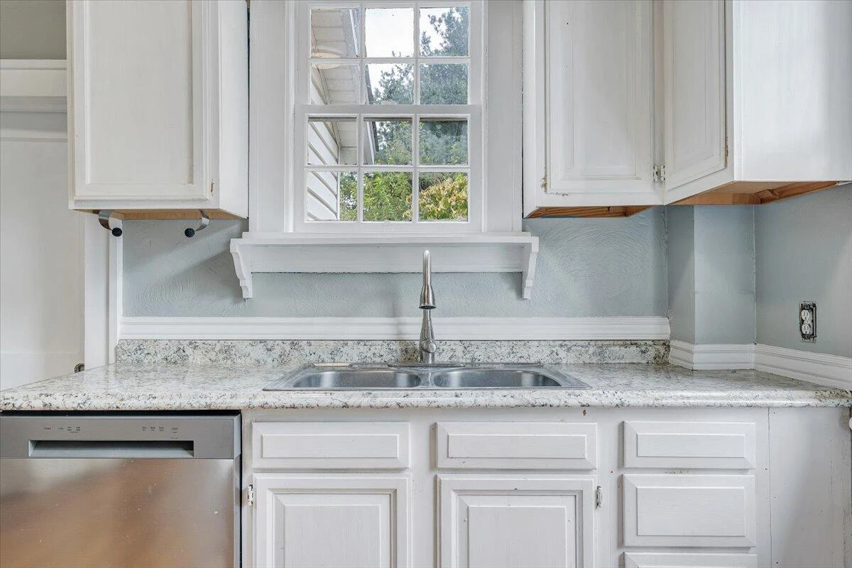 2633 Cedarhurst AVE NW - Photo 13