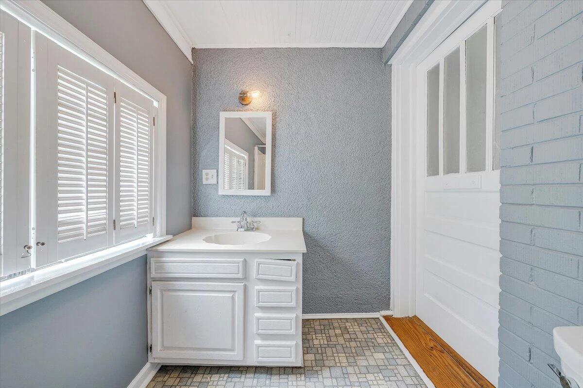 2633 Cedarhurst AVE NW - Photo 21