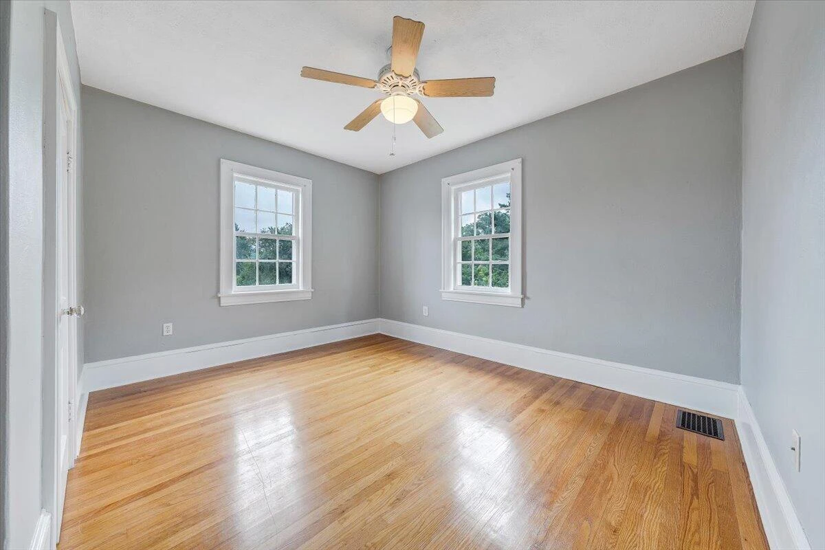 2633 Cedarhurst AVE NW - Photo 23