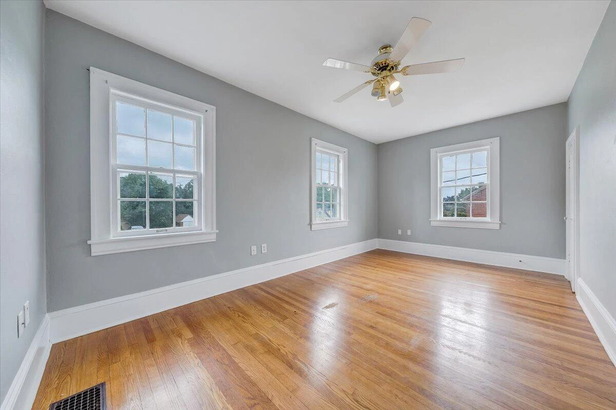 2633 Cedarhurst AVE NW - Photo 24
