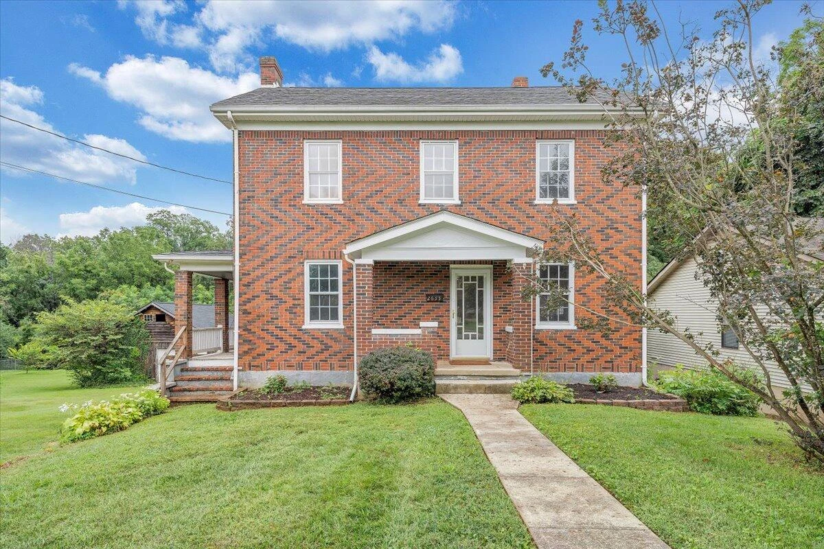 2633 Cedarhurst AVE NW - Photo 3