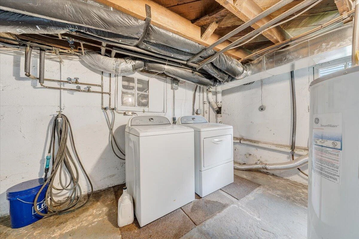 2633 Cedarhurst AVE NW - Photo 31