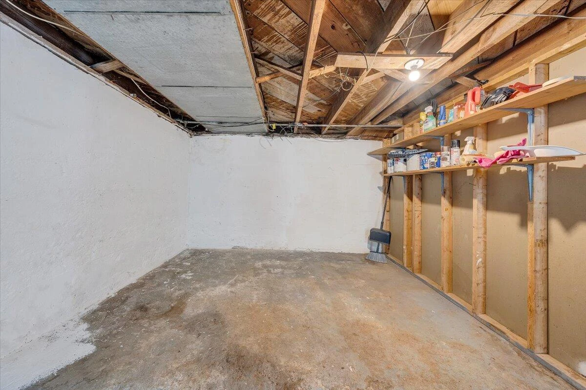 2633 Cedarhurst AVE NW - Photo 34