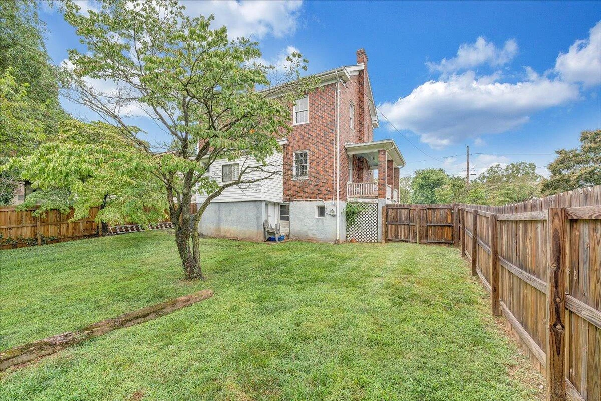 2633 Cedarhurst AVE NW - Photo 37