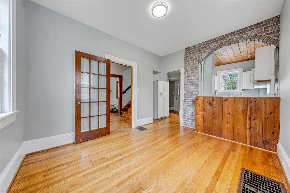 2633 Cedarhurst AVE NW - Photo 8