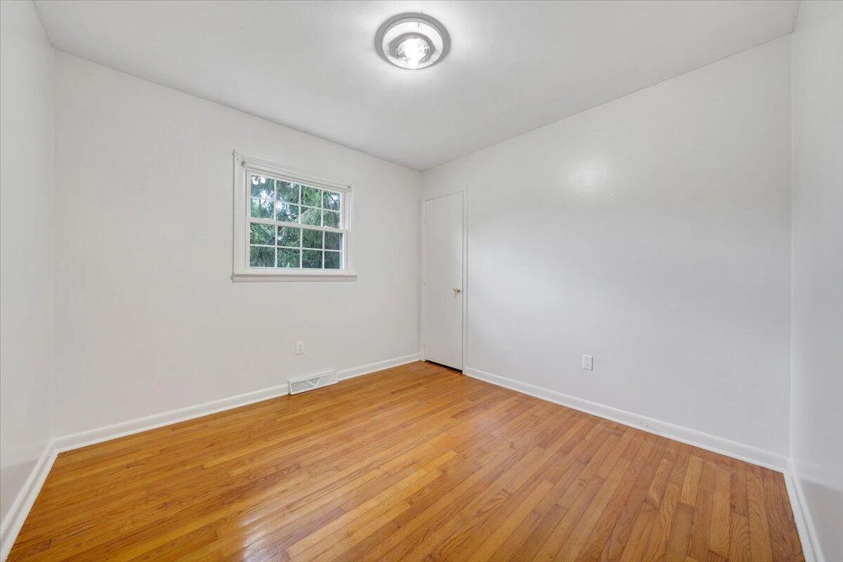 2029 S Hampshire AVE - Photo 12