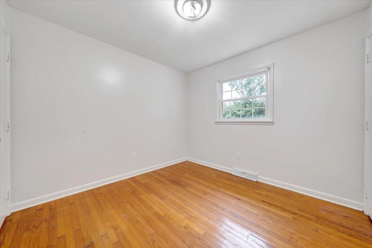 2029 S Hampshire AVE - Photo 13