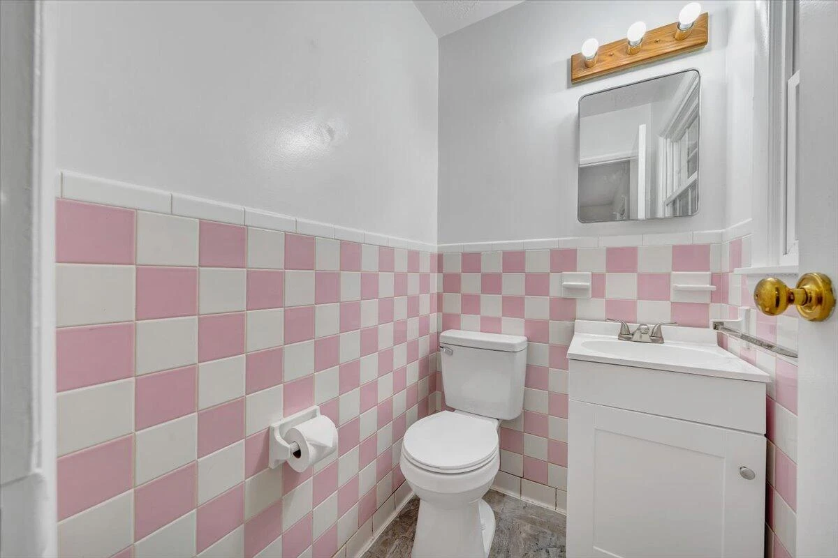 2029 S Hampshire AVE - Photo 18