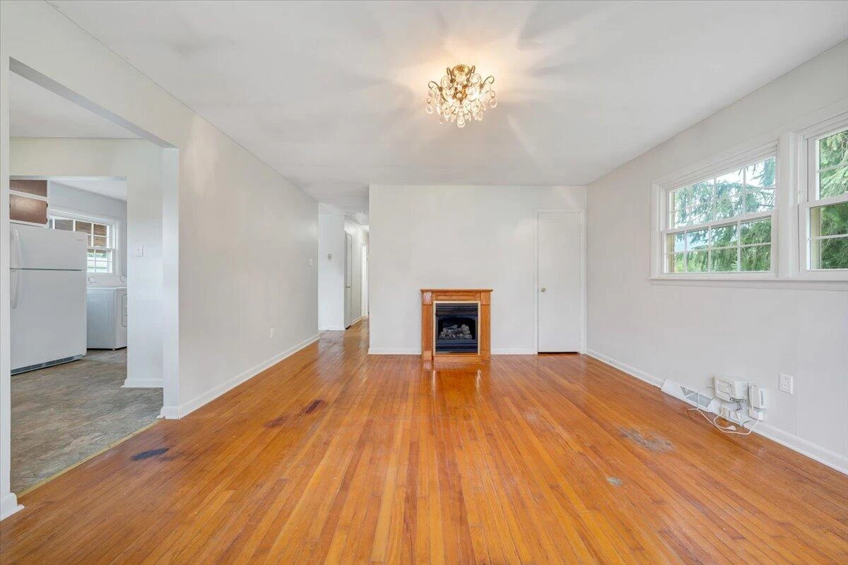 2029 S Hampshire AVE - Photo 4