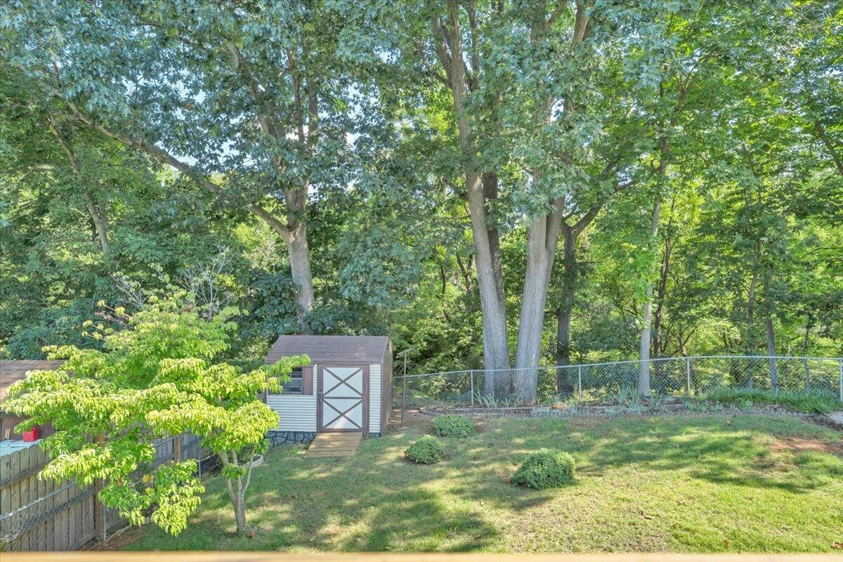 318 Clubhouse DR - Photo 10