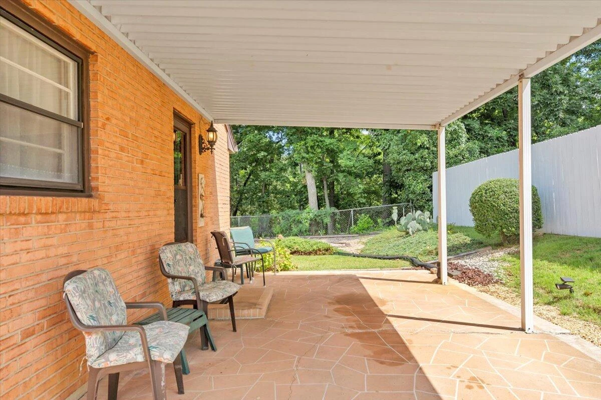 318 Clubhouse DR - Photo 12
