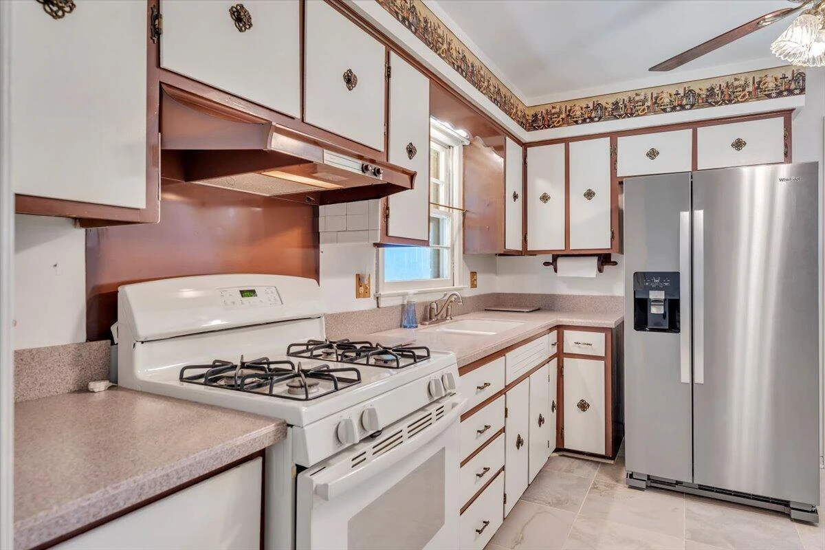 318 Clubhouse DR - Photo 14