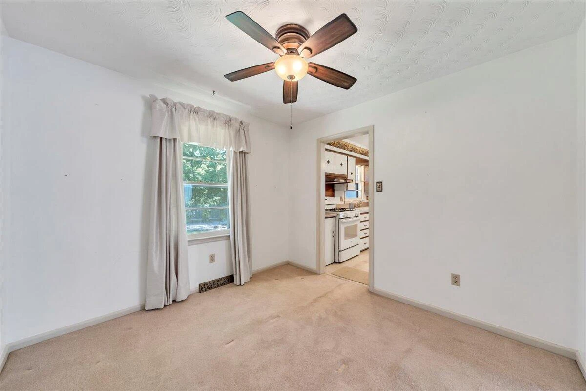 318 Clubhouse DR - Photo 16