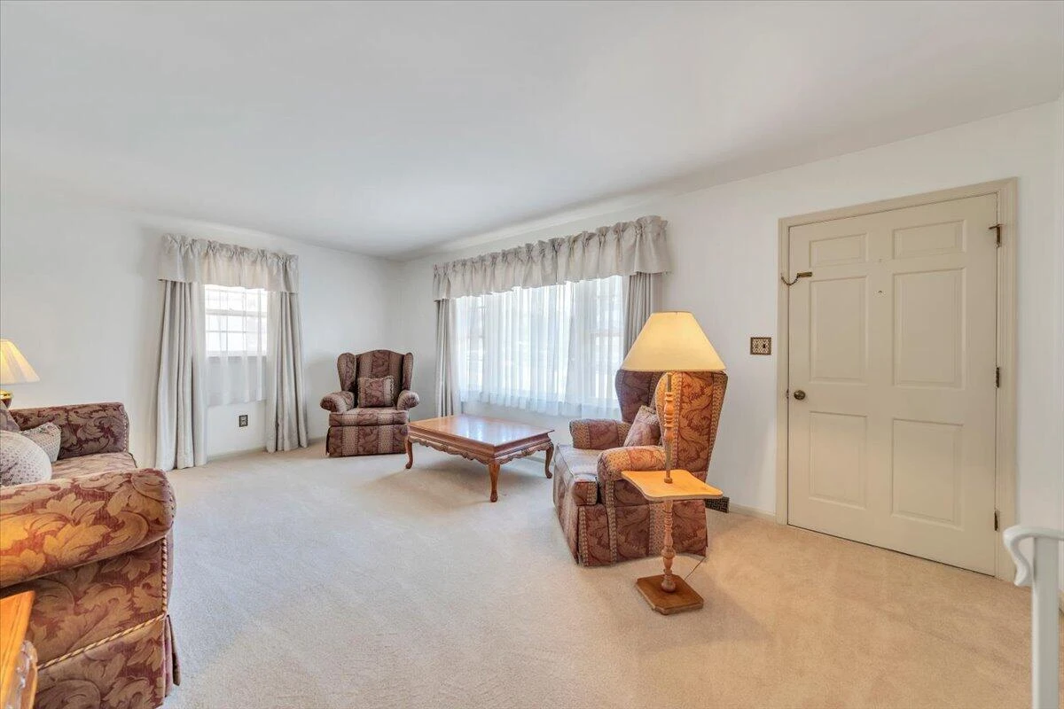 318 Clubhouse DR - Photo 20