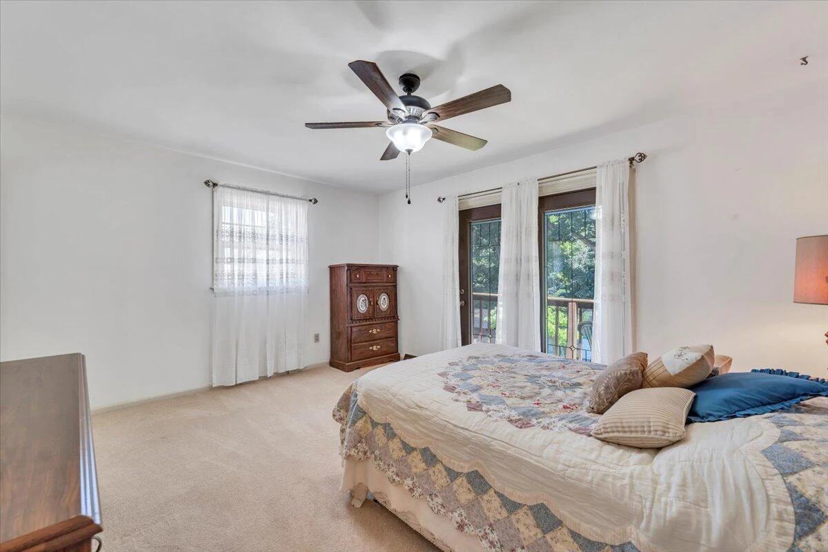 318 Clubhouse DR - Photo 24