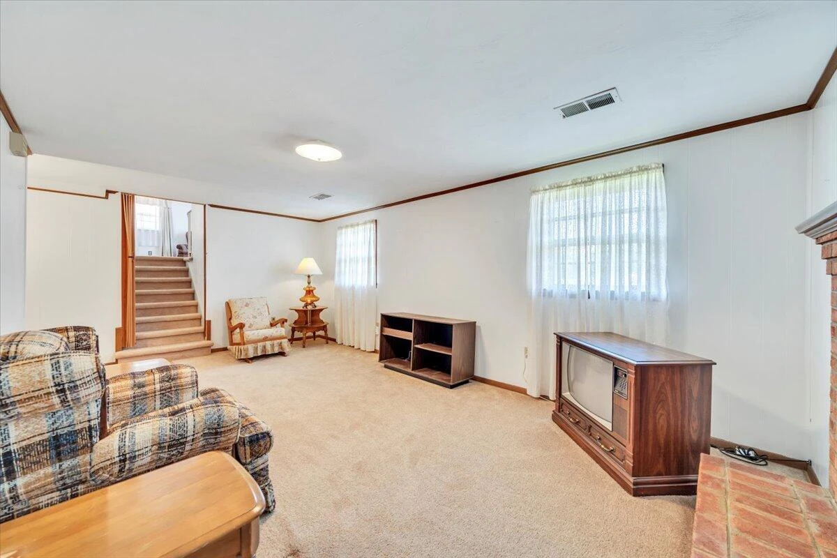 318 Clubhouse DR - Photo 33