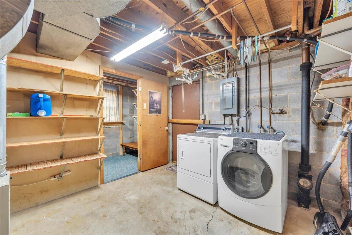 318 Clubhouse DR - Photo 36