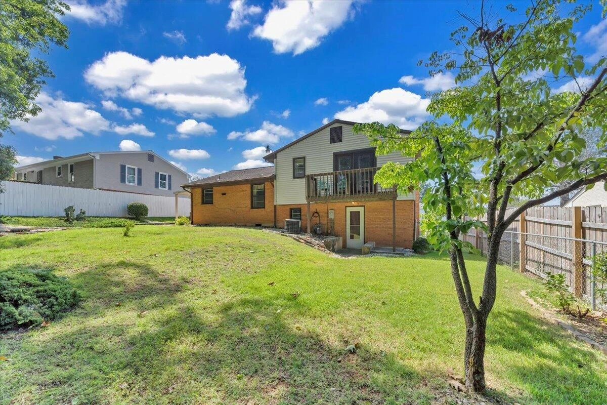318 Clubhouse DR - Photo 40