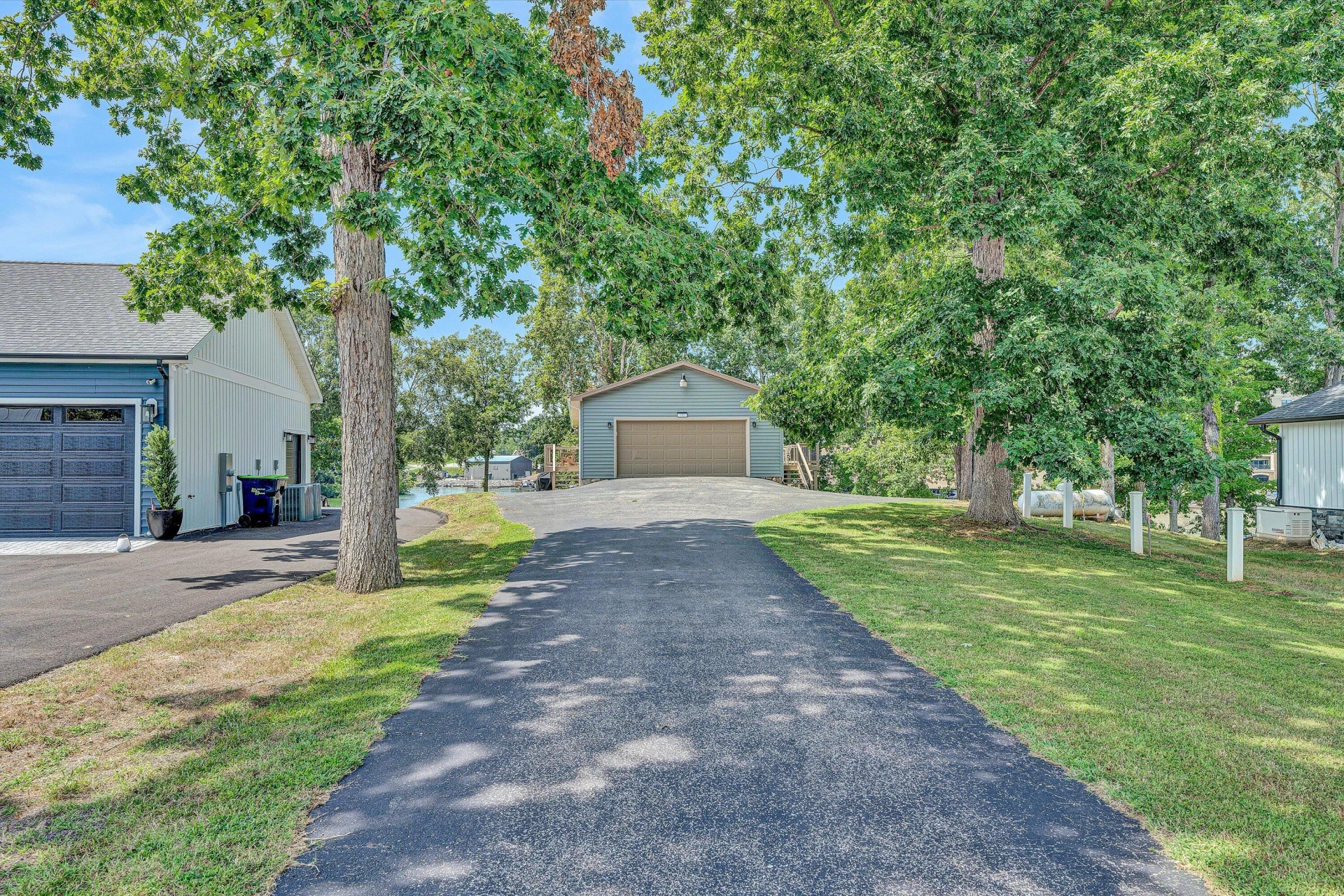 192 Twin Coves DR - Photo 2