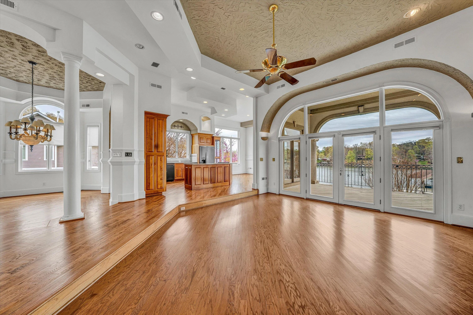 720 Boardwalk DR - Photo 10
