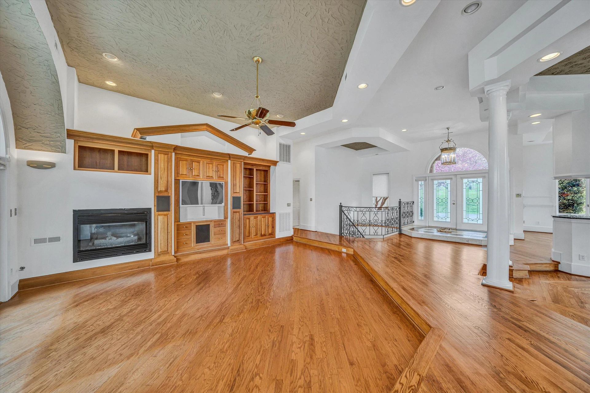 720 Boardwalk DR - Photo 15