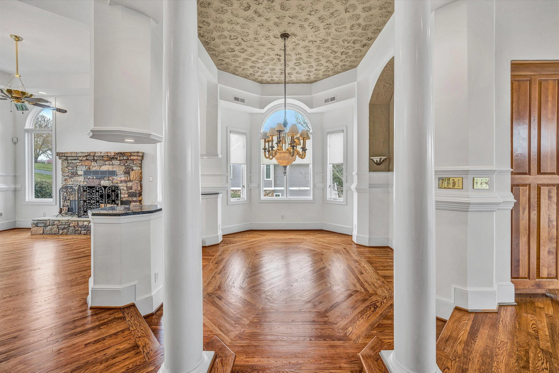 720 Boardwalk DR - Photo 18
