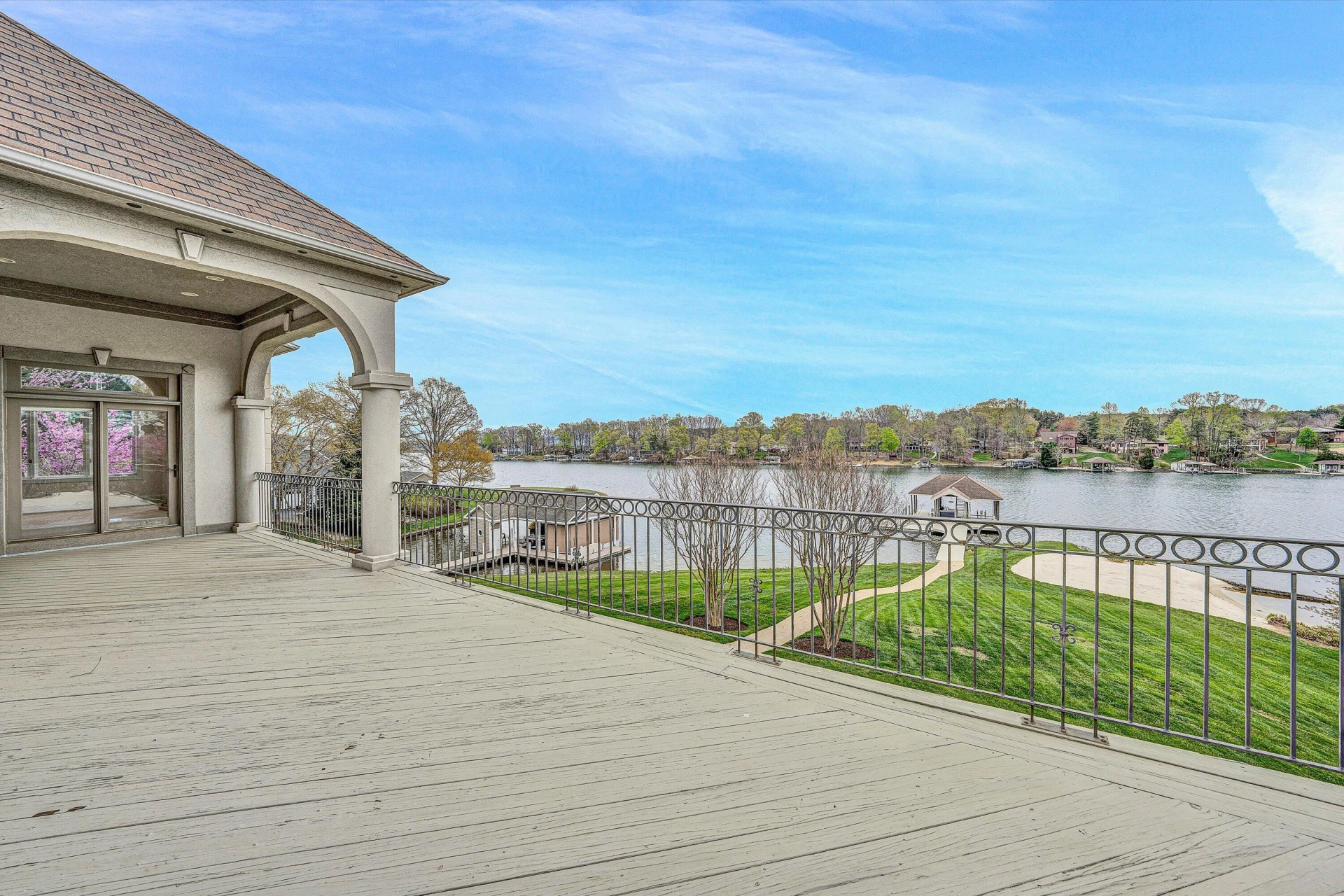 720 Boardwalk DR - Photo 20