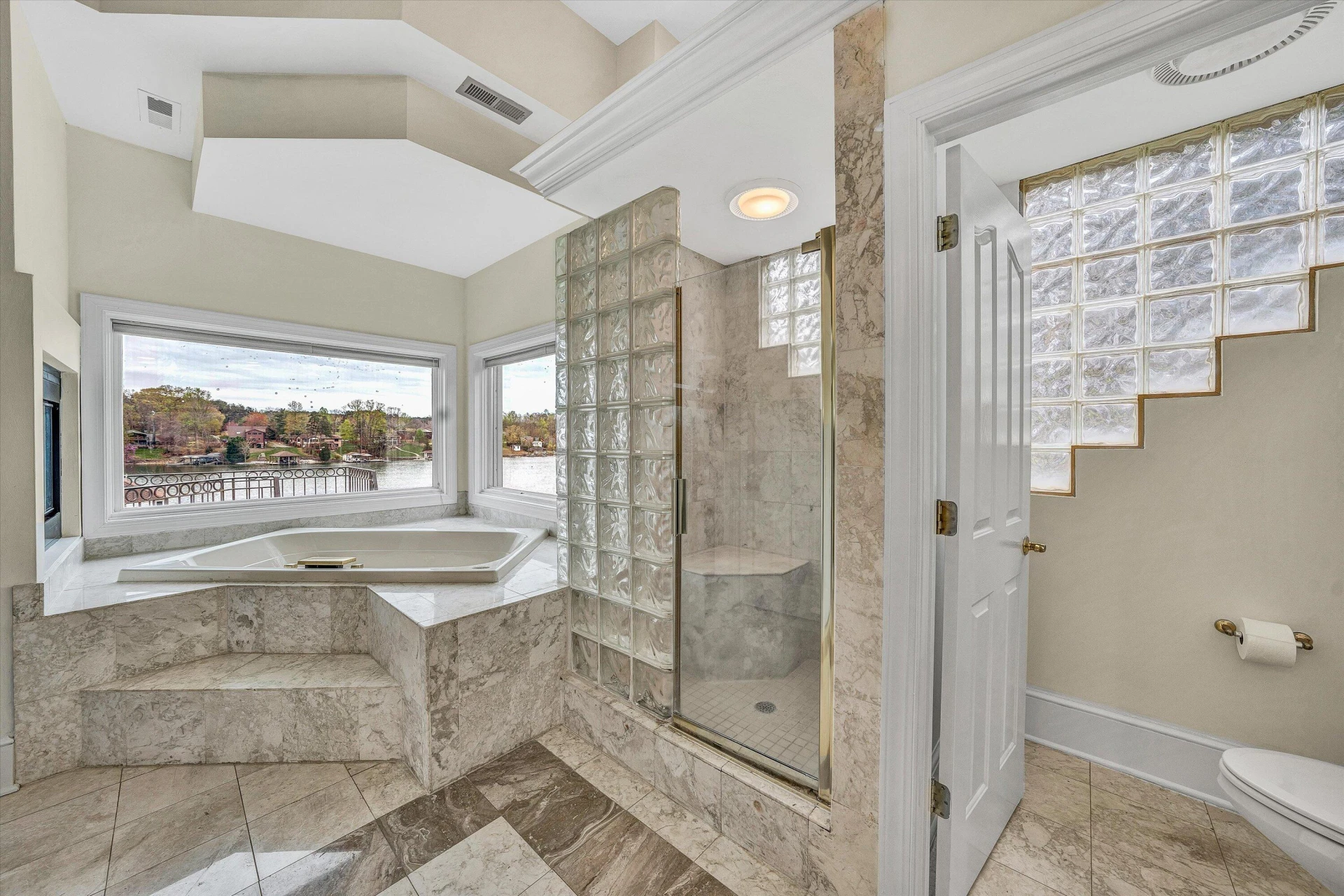 720 Boardwalk DR - Photo 27