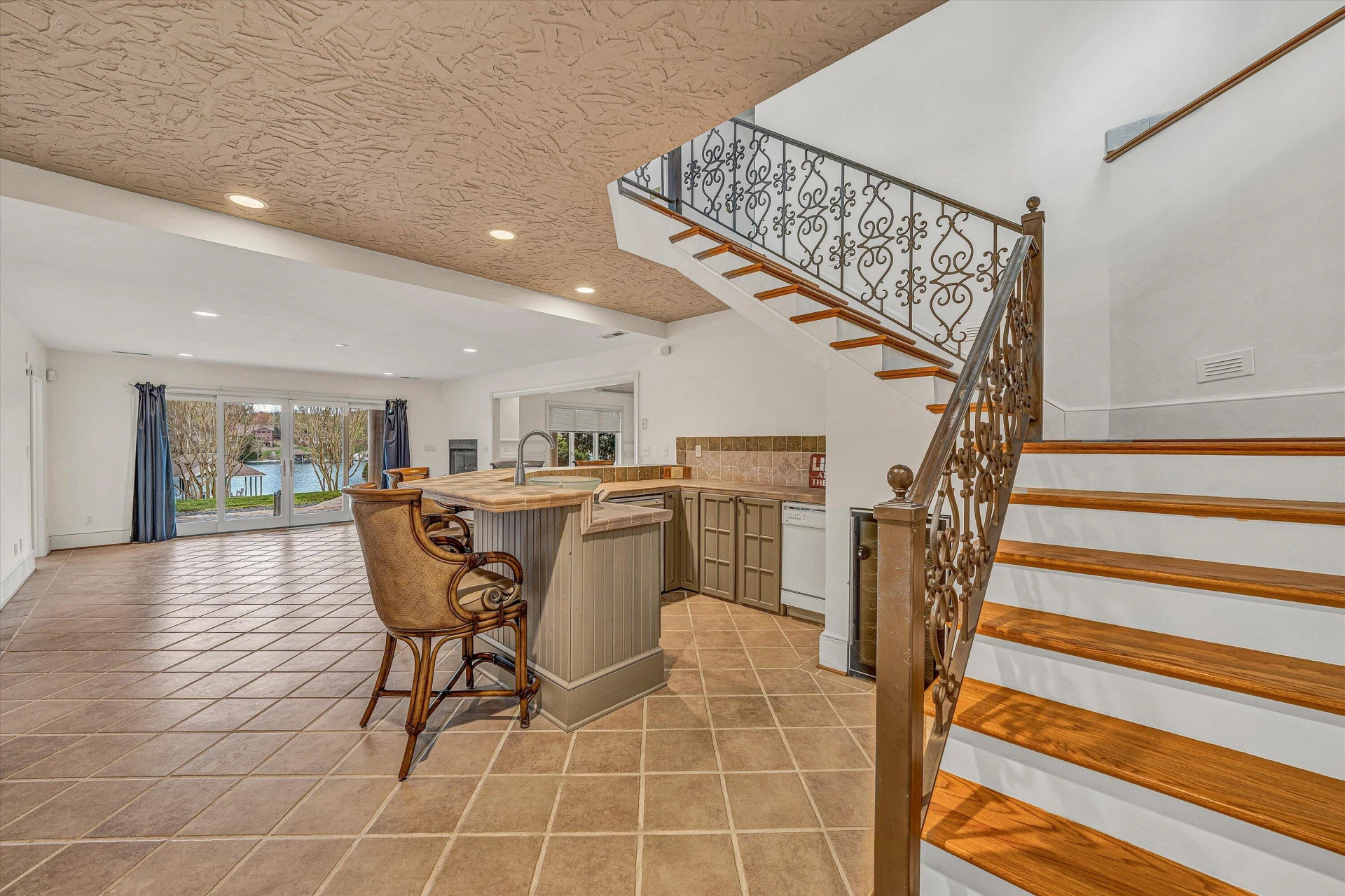 720 Boardwalk DR - Photo 34