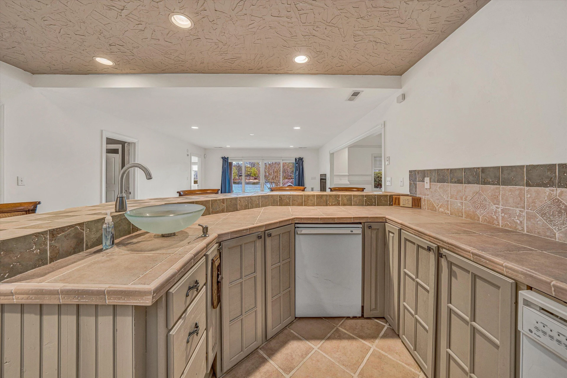 720 Boardwalk DR - Photo 36
