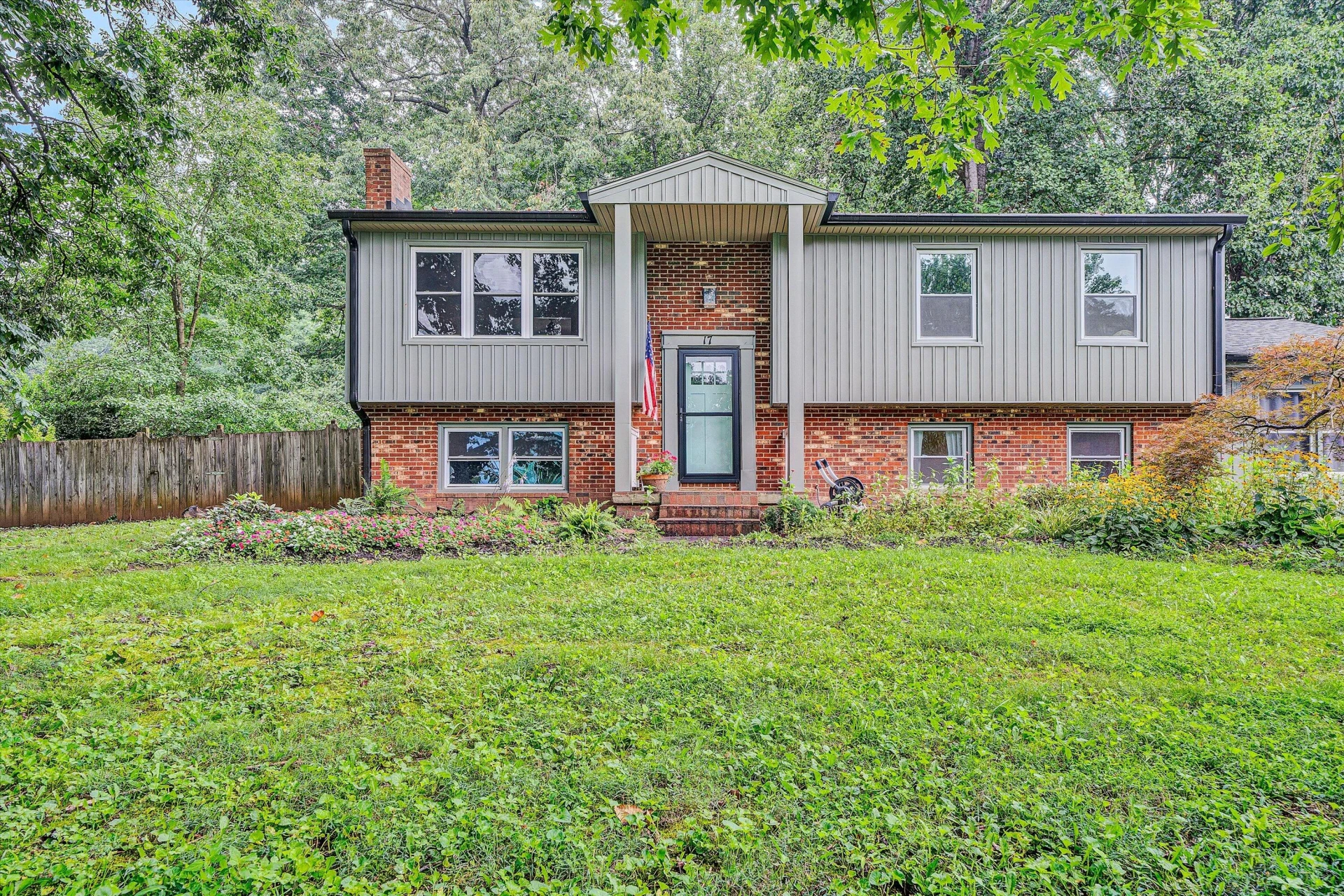 17 Cedarbrook LN