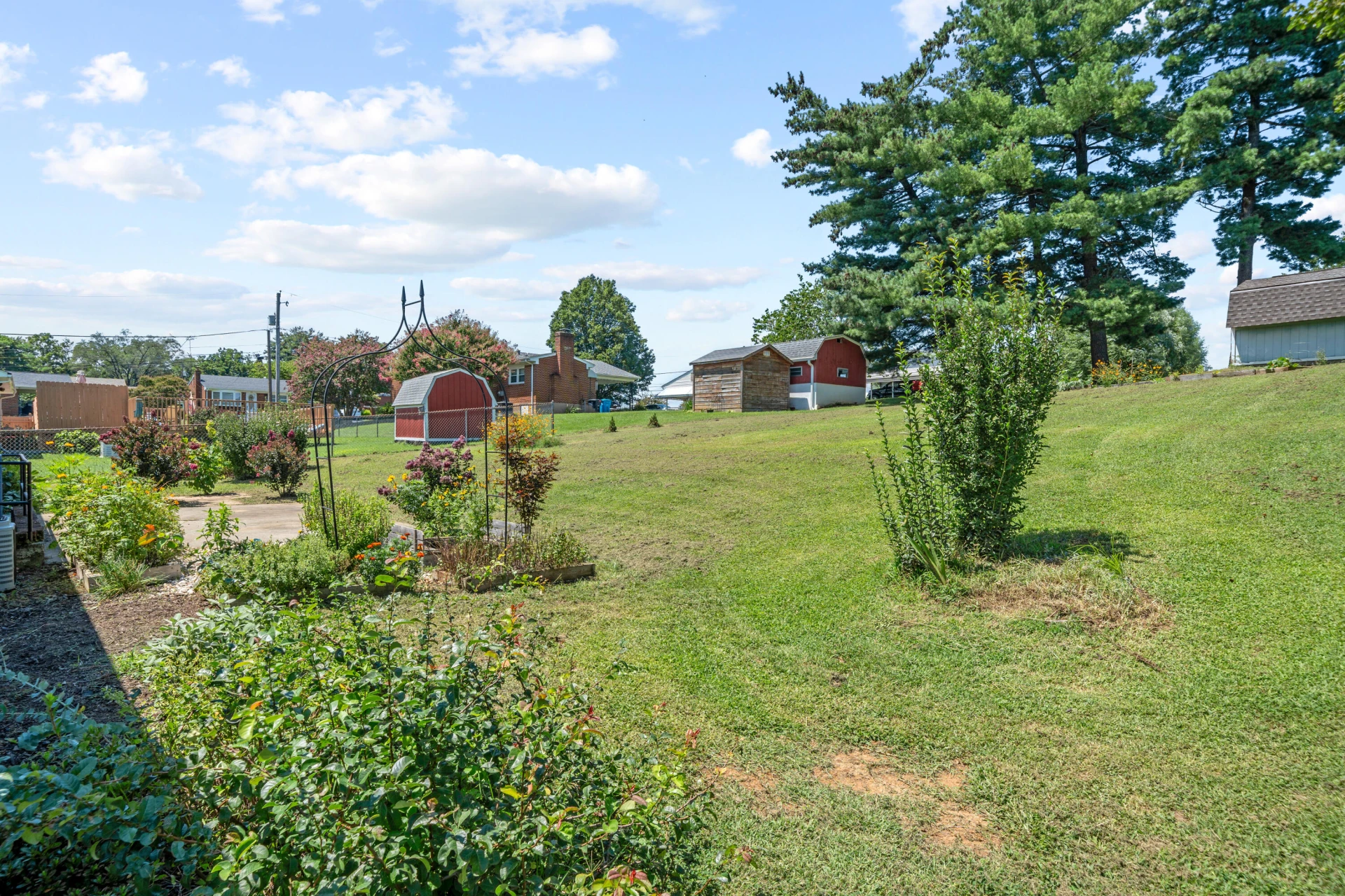 2812 Arrington DR NE - Photo 19