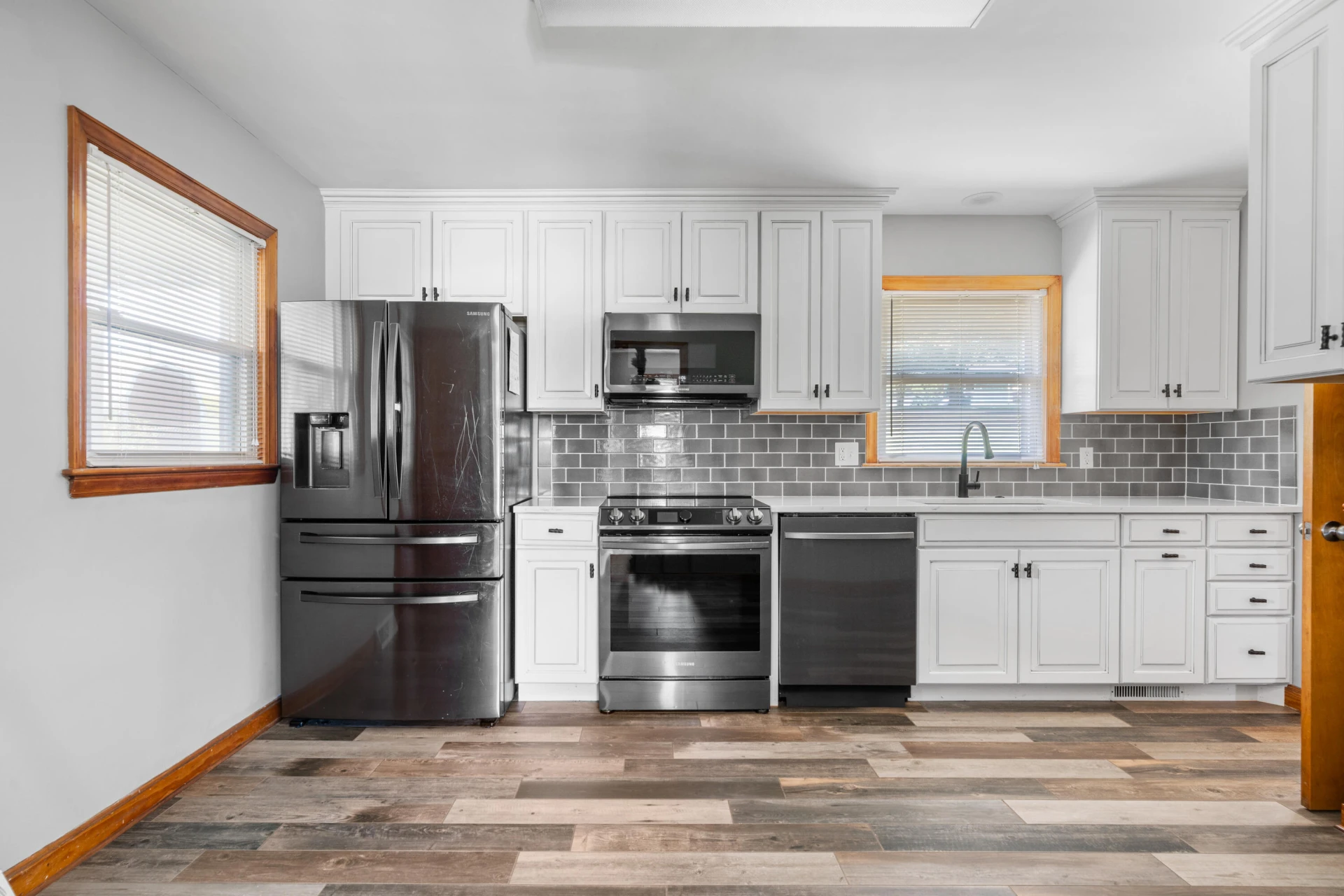 2812 Arrington DR NE - Photo 4