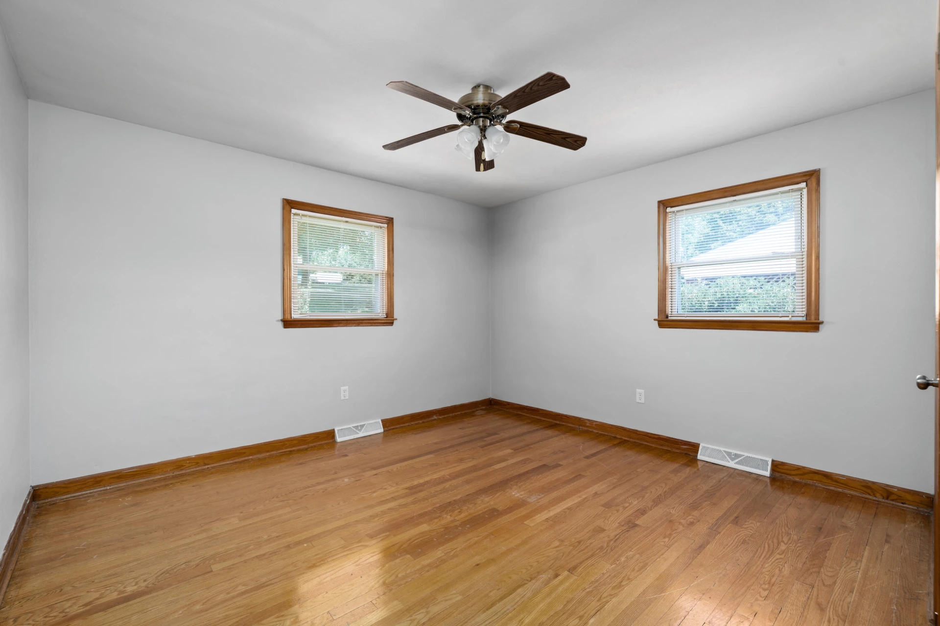 2812 Arrington DR NE - Photo 8