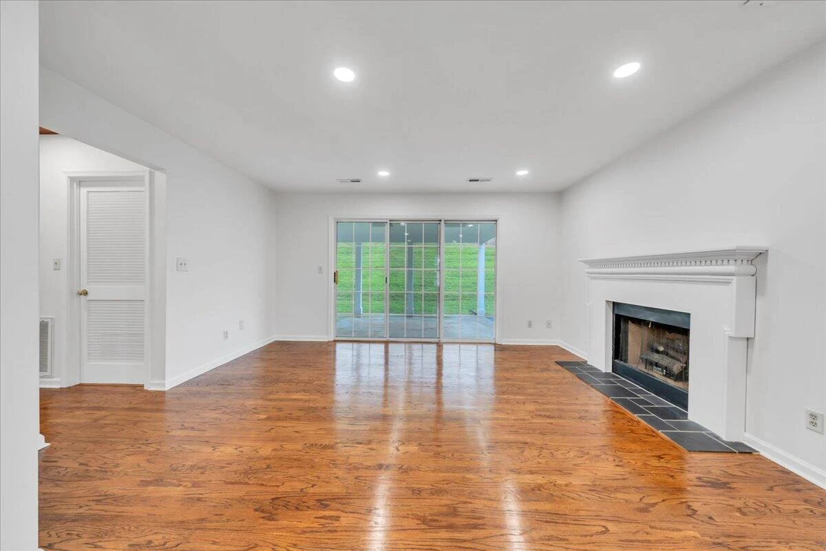 3221 Winterberry DR - Photo 13