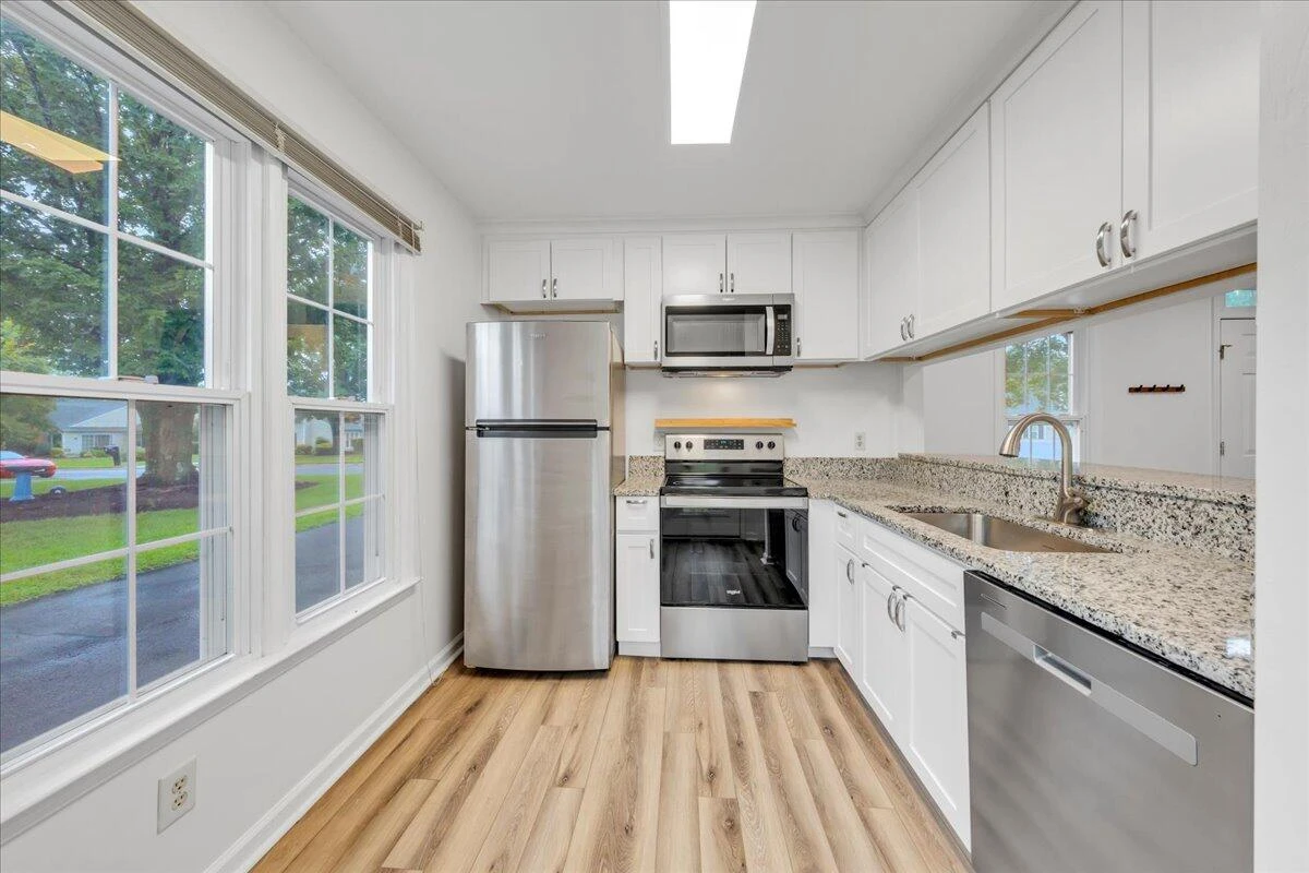 3221 Winterberry DR - Photo 15