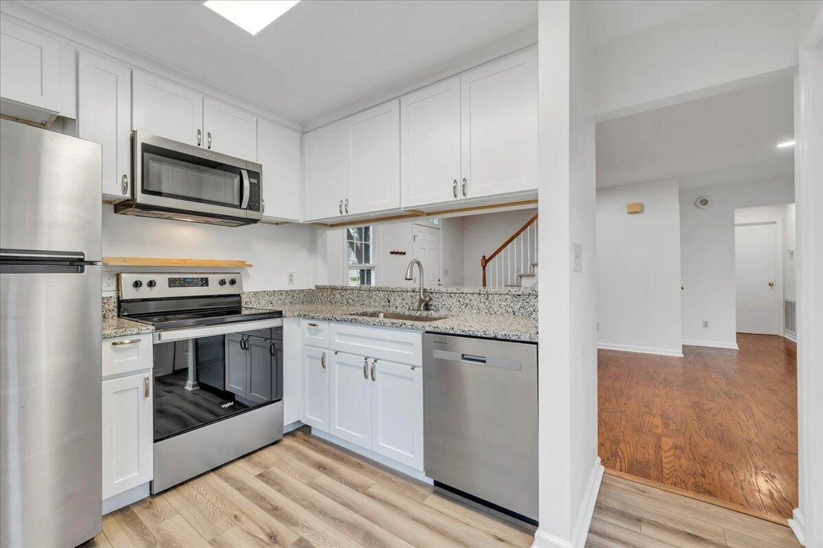 3221 Winterberry DR - Photo 16