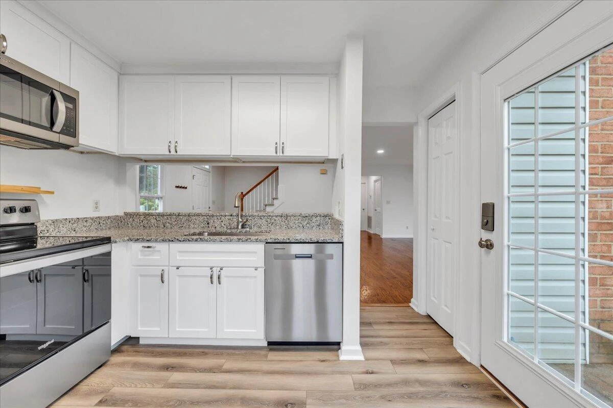 3221 Winterberry DR - Photo 17