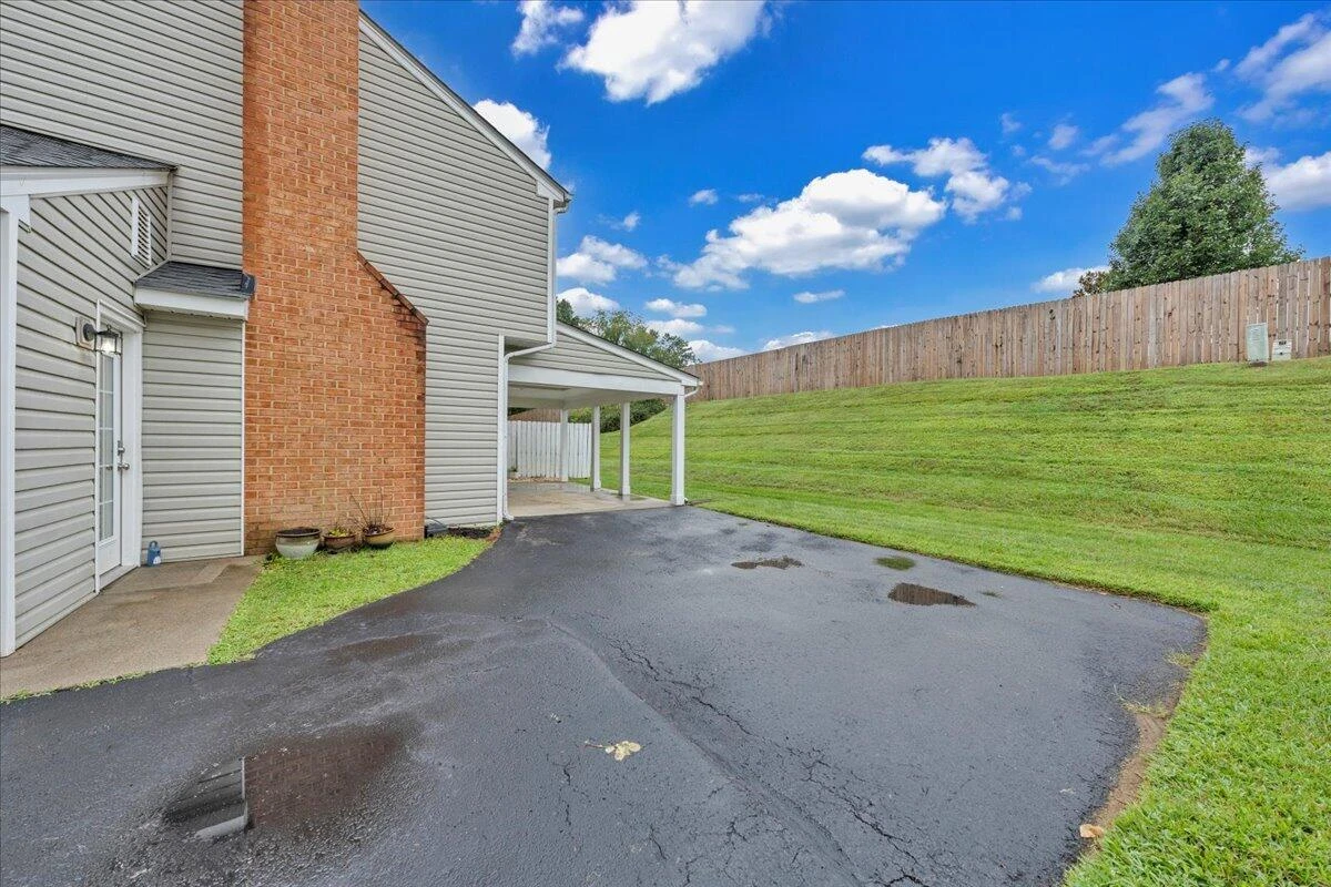 3221 Winterberry DR - Photo 31