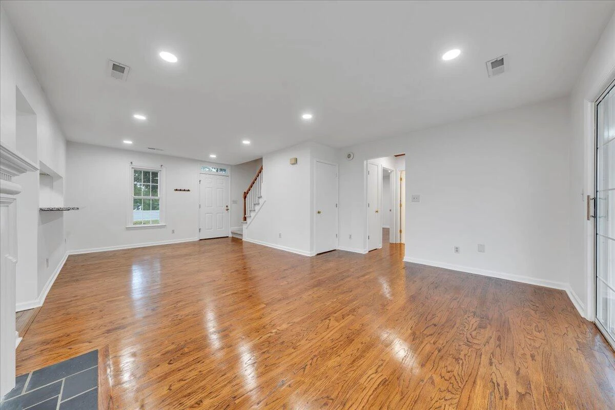 3221 Winterberry DR - Photo 7