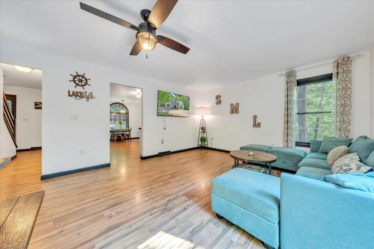 709 Forest Lawn DR - Photo 6