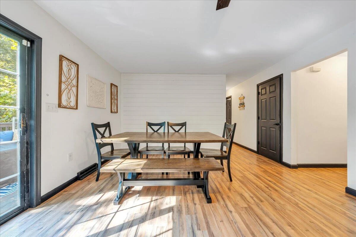 709 Forest Lawn DR - Photo 9