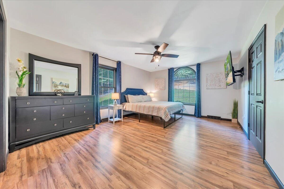 709 Forest Lawn DR - Photo 14