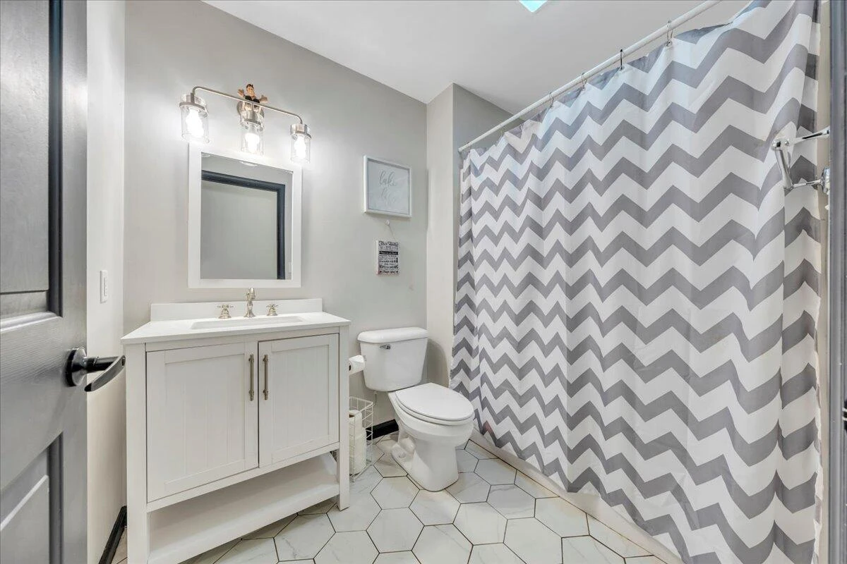 709 Forest Lawn DR - Photo 19