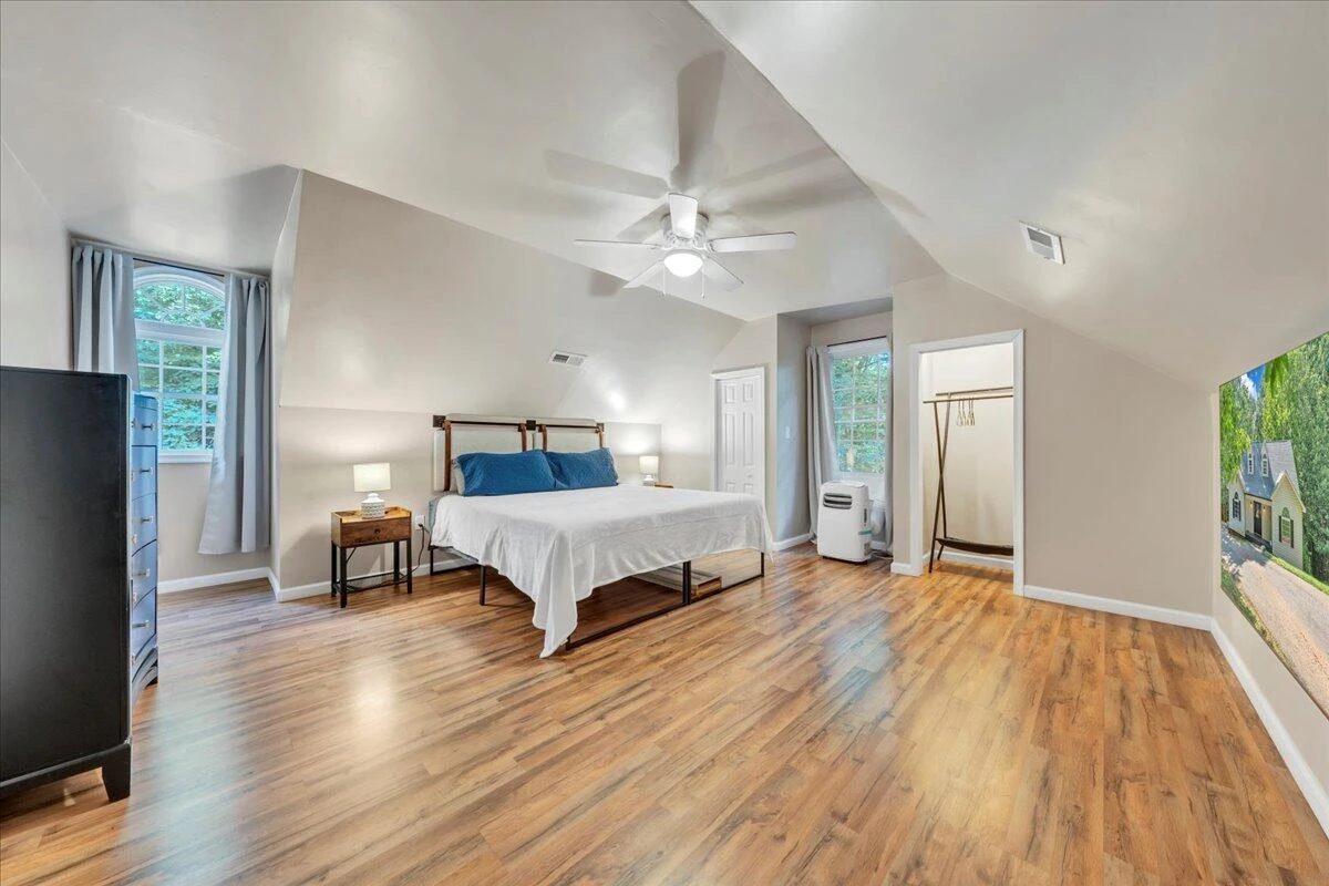 709 Forest Lawn DR - Photo 21