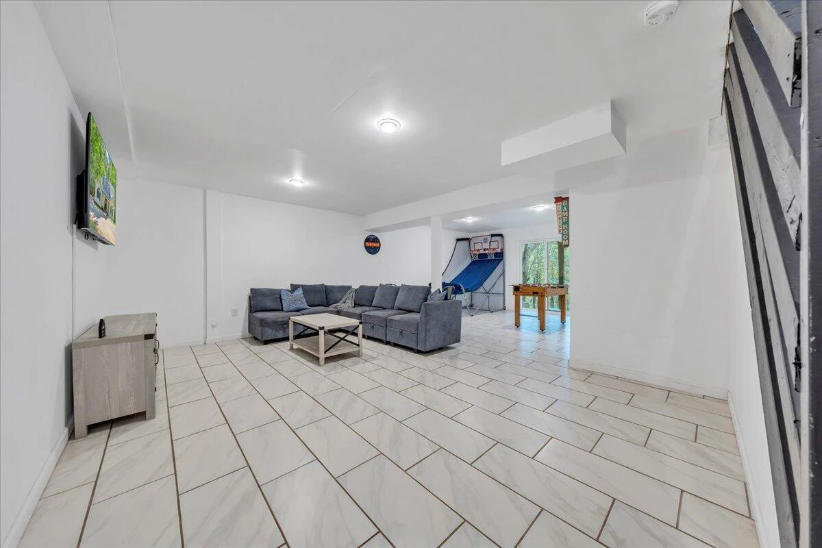709 Forest Lawn DR - Photo 26