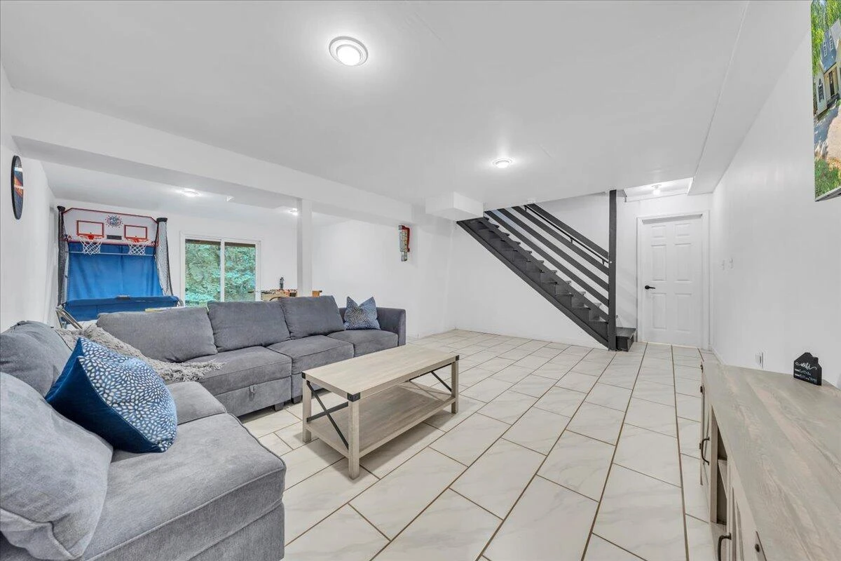 709 Forest Lawn DR - Photo 28